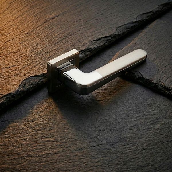 Комплект дверних ручок на квадратній розетці ZAMAK TRION ЦАМ INGMA 74 SN\CP 96585427997951 фото